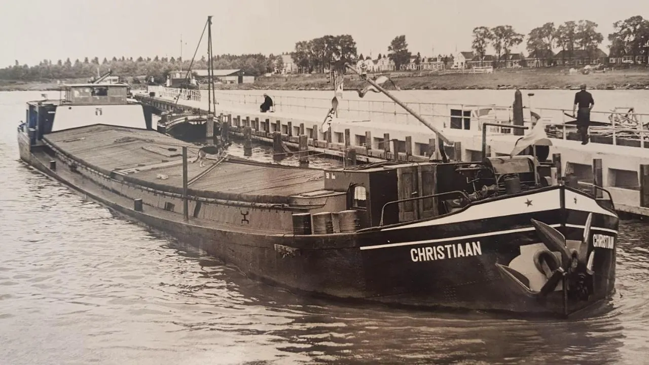 Hotelboat Angeline Amsterdam Hotel