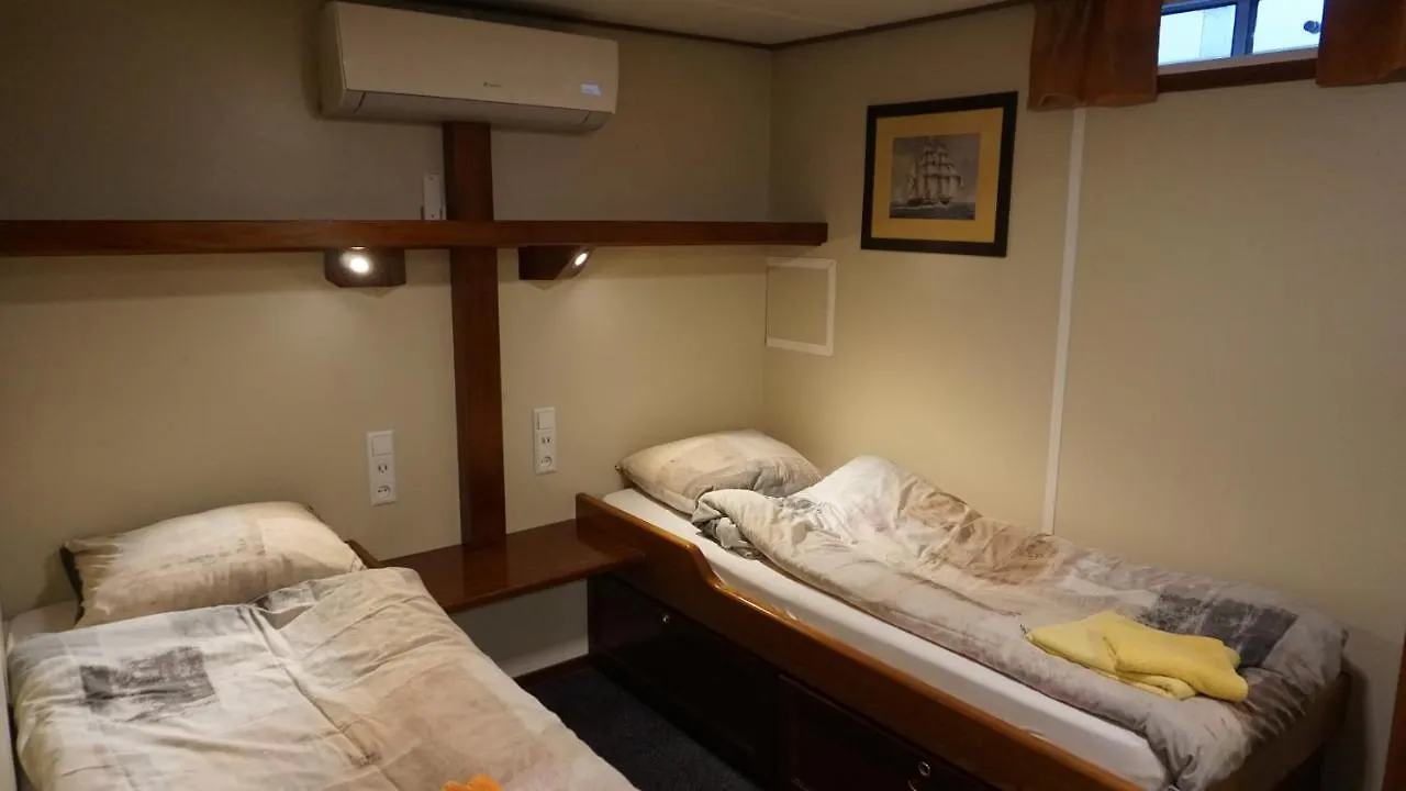 Hotelboat Angeline Amsterdam