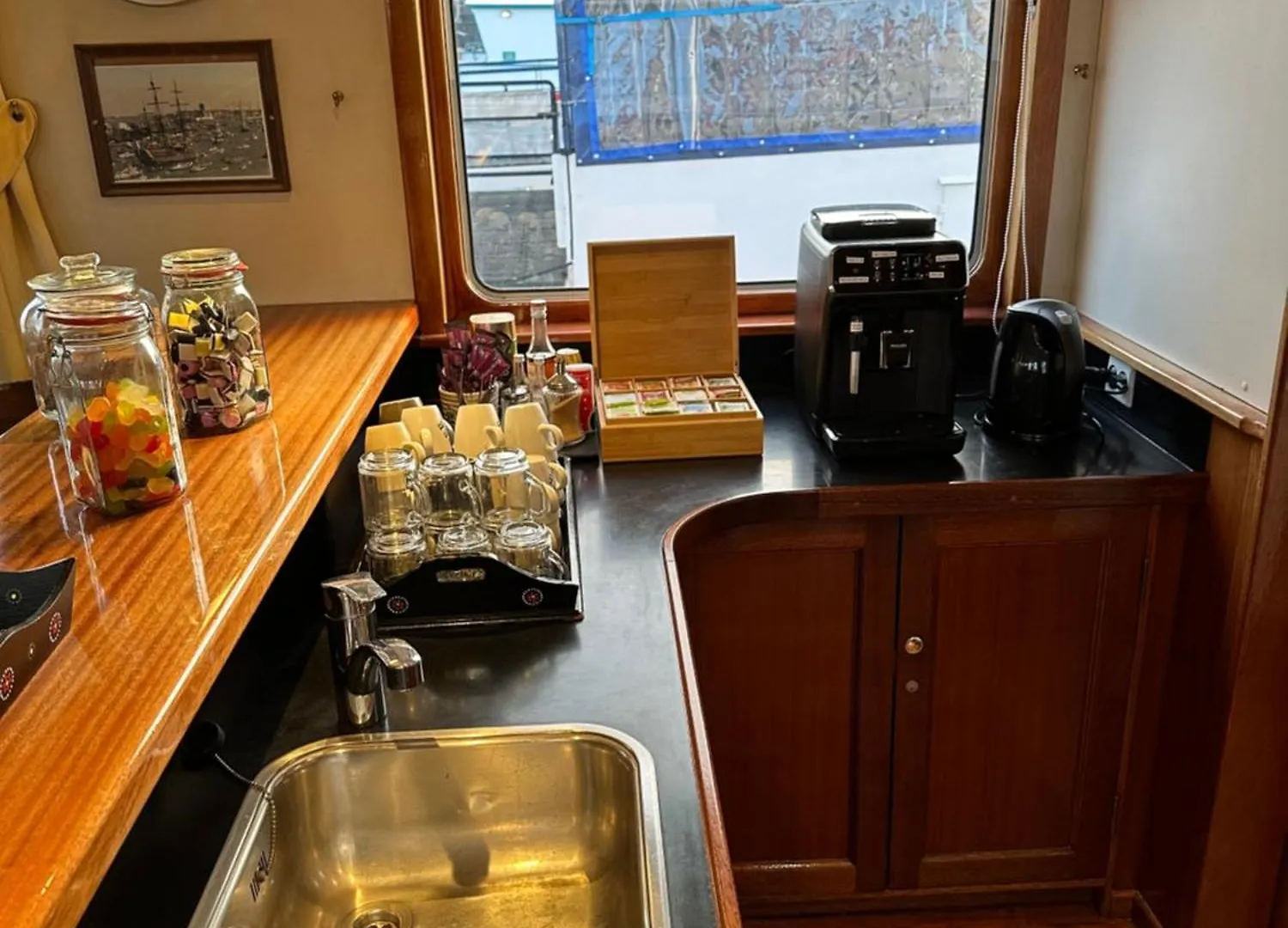 Hotelboat Angeline Amsterdam