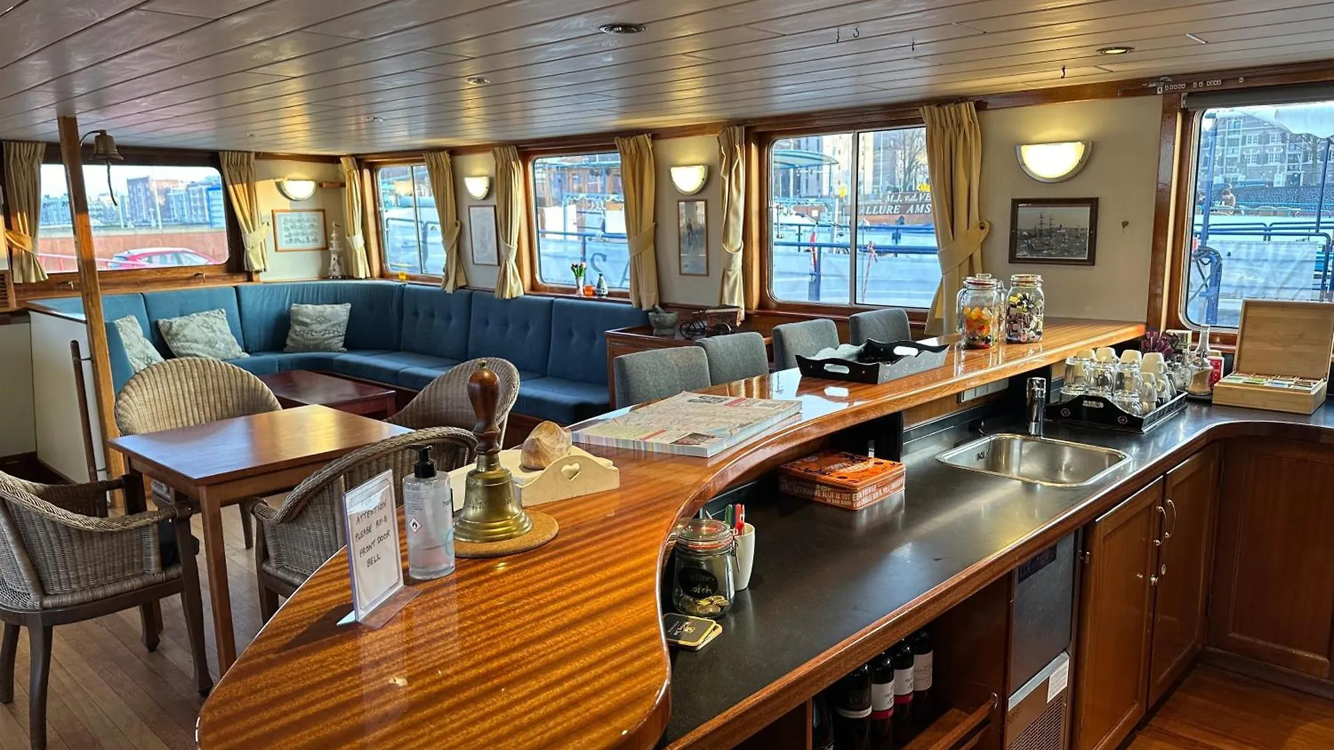 Hotelboat Angeline Amsterdam